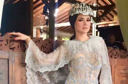 Mulan Jameela Dipuji Cantik Saat Pemotretan, Tangan Keriput Jadi Sorotan