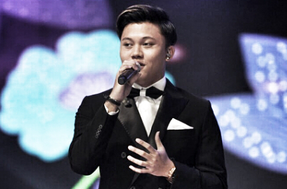 Kepergok Nongkrong Bareng Pacar, Jaket Rizky Febian Jadi Sorotan