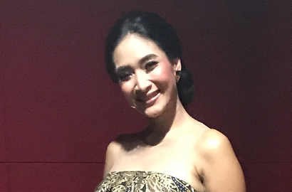 Wajah Kakak Happy Salma Jadi Sorotan Saat Foto Bareng, Ternyata Lebih Cantik?