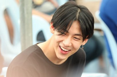 BamBam GOT7 Tiba di Lokasi Undian Wajib Militer, Fans Was-Was