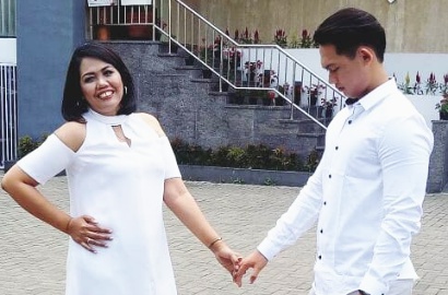 Super Romantis, Ely Sugigi dan Irfan Sbaztian Lakukan 'Prewedding'
