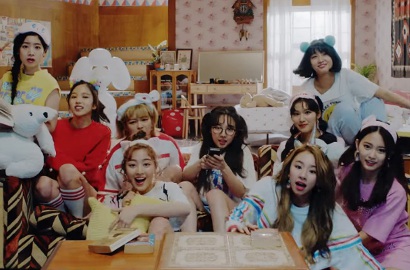 Lucunya Member Twice Mencari Arti Cinta Lewat MV 'What is Love?'
