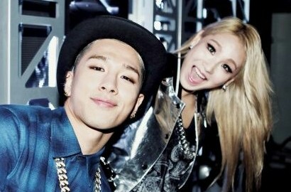 CL-Taeyang Cs Seru-Seruan di Pemotretan Ini, Siapa Paling Keren?