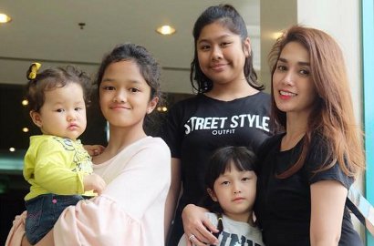 Cuek Dibilang 'Lebay', Ussy Sulistiawaty Ungkap Alasan Anak Tak Punya Akun Instagram