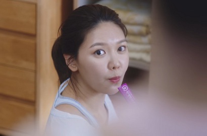 Sooyoung Tetap Cantik dengan Makeup Minimal di Iklan Snack