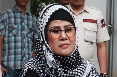 Elvy Sukaesih Tetap Santai Disomasi Penyanyi Singapura, Ini Alasannya