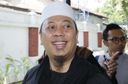 Mantap Pisah Usai Gagal Jalani Mediasi, Istri Pertama Opick Akui Bahagia
