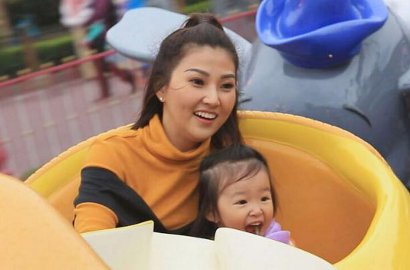 Kompak Pakai Daster Bareng Thalia Onsu, Netter Puji Kesederhanaan Sarwendah