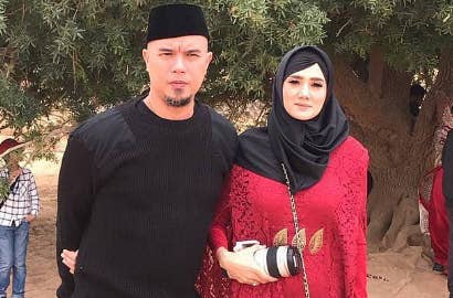 Asal Hadir Sidang Perdana, Pengadilan Negara Tak Ambil Pusing Ahmad Dhani Liburan