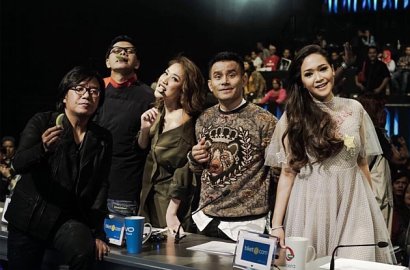 Ari Lasso Unggah Video 'Idol' Belajar Dangdut, Kocaknya Maia Bikin Salfok Dikatai 'Arek Gendeng'