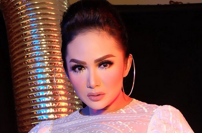 Krisdayanti Pamer Keahlian Bernyanyi, Netter Salfok Koleksi Sepatu di Lemari