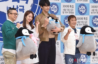 Iri Sama Kim Young Kwang, Kocaknya Kim Byung Man Lakukan Ini di Preskon  'LOTJ'