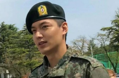 Pakai Seragam Tentara Lengkap, Lee Min Ho Makin Ganteng Usai Jalani Pelatihan Wamil