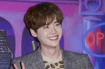 Baik Banget, Lee Jong Suk Donasikan Rp 1,28 Miliar Untuk Anak Membutuhkan