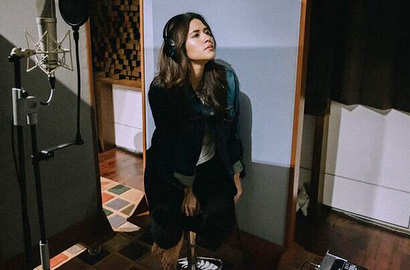 Raisa Pakai Baju Ketat Warna Kulit, Netter Layangkan Cibiran Pedas