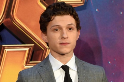 Sama-Sama Bintangi 'Avengers: infinity War', Tom Holland Kesulitan Akting Bareng Chris Pratt