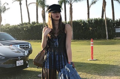 Datangi Coachella di Amerika, Baju Nia Ramadhani Seksi Abiss Bikin Netizen 'Panas'