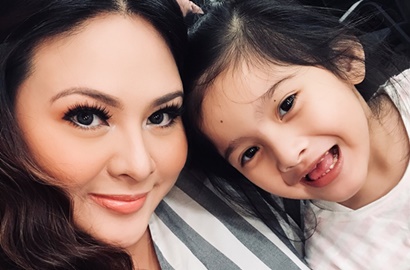 Audy Pemotretan Kehamilan Tanpa Pamer Perut, Kecantikan Anak Curi Perhatian