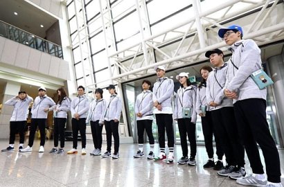 Yoo Jae Suk Rela Kejar Lee Kwang Soo ke Laut, 'Running Man' Dipuji Super Kocak