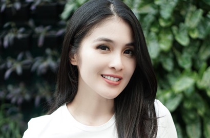 Baru Lahiran Desember, Bodi Sandra Dewi Bak Gadis di Foto-foto Ini