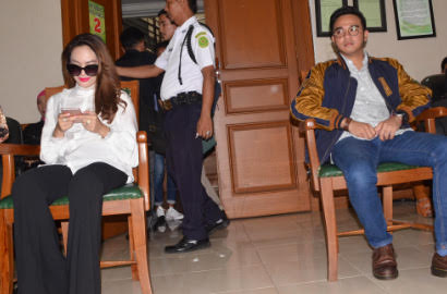 Terima Diceraikan Roby Geisha, Cinta Ratu Ajukan Syarat