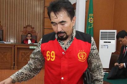 Baca Pembelaan Diri Sembari Menangis, Aa Gatot Minta Keringanan Hukuman