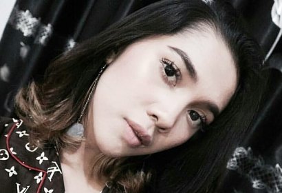 Tulis Perpisahan, Sutradara Akbar Bhakti Ungkap Status Raya Kitty di 'Anak Langit'