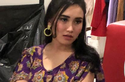 Cantik Saat 'Hamil', Ayu Ting Ting Belai Pipi Raffi Ahmad Hingga Tersipu Malu