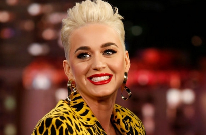 Kocak, Celana Katy Perry Mendadak Robek di 'American Idol'