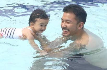 Rio Dewanto Unggah Foto Ini, Kuncir Rambut Salma Curi Perhatian