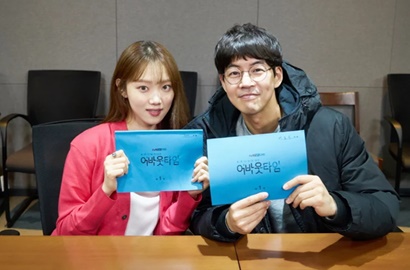 Lee Sung Kyung dan Lee Sang Yoon Malu-Malu Kucing di Teaser 'About Time'