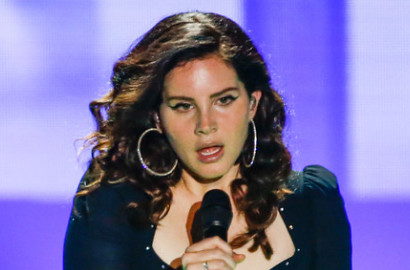 Gelar Konser di Belgia, Lana Del Rey 'Diserang' Fans