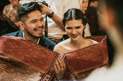 Satu Bulan Menikah, Istri Ungkap Kebiasaan Bangun Tidur Petra Sihombing