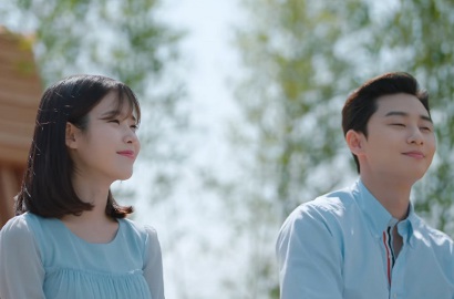 Jadi Model Iklan Soju, Manisnya Park Seo Joon Dekati IU