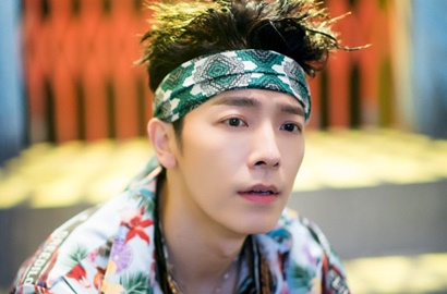 Kocaknya Donghae Disebut Mirip Malaikat Maut Hingga Johnny Depp Gara-Gara Foto Ini