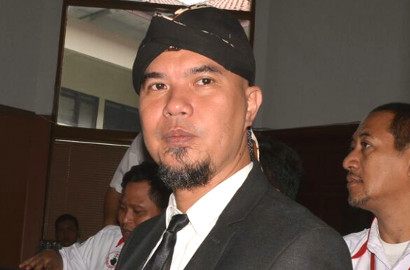 Dipuji Hakim, Alasan Ahmad Dhani Pakai Blangkon Saat Sidang Bikin Kaget