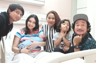 Sang Istri Lahirkan Anak Kedua, Ini Nama Putra Aden Bajaj