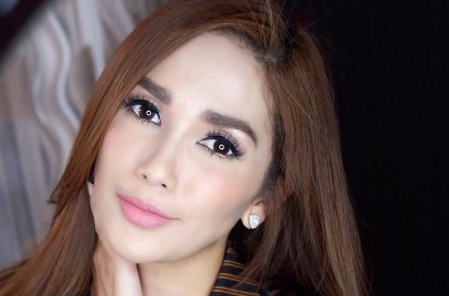 Ussy Sulistiawaty Ungkap Alasan Fobia Berenang
