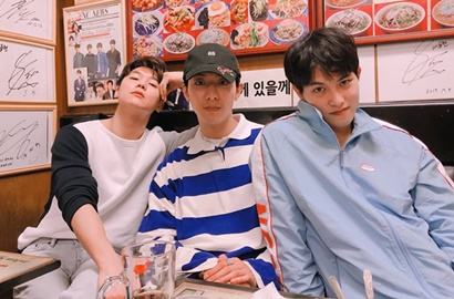 Ditinggal Yong Hwa Wamil, CN Blue Asyik Liburan Bareng