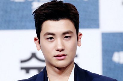 Promosi 'Suits', Kedipan Hyungsik di Foto Ini Banjir Komentar Cinta