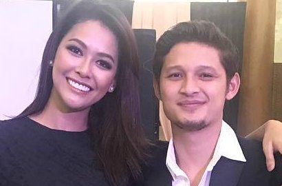 Asyik Pilih Gaun, Bunga Jelitha dan Syamsir Alam Bakal Segera Menikah?