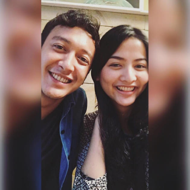 Dimas Anggara Pamer Foto Bareng Cewek Misterius, Pacar Baru?