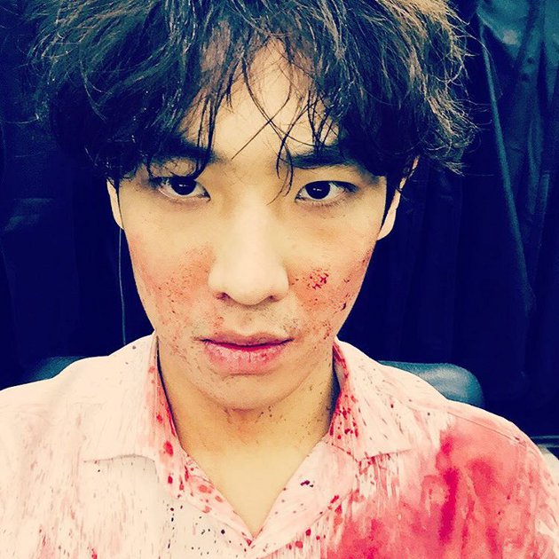 Pamer Bersimbah Darah, Lee Joon Bakal Terluka Parah di 'Woman With a Suitcase'?