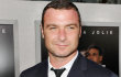 Terinspirasi Dari Mimpi, Liev Schreiber Buat Tato Bertuliskan Nama Kedua Putranya