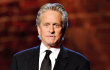 Miliki Tumor Di Tenggorokan, Michael Douglas Mungkin Mengidap Penyakit Kanker