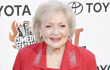 Aktris Setua Betty White Ternyata Gaptek