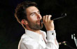 Adam Levine Rela Telanjang Demi Penderita Kanker