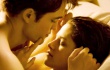Foto: Bella Swan Serahkan Diri Sepenuhnya Saat Malam Pertama di Film 'Breaking Dawn'