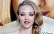 Video: Amanda Seyfried Bawakan Single Lawas 'L'il Red Riding Hood'