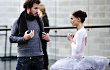 Sutradara Darren Aronofsky Bela Natalie Portman Atas Aktingnya di 'Black Swan'